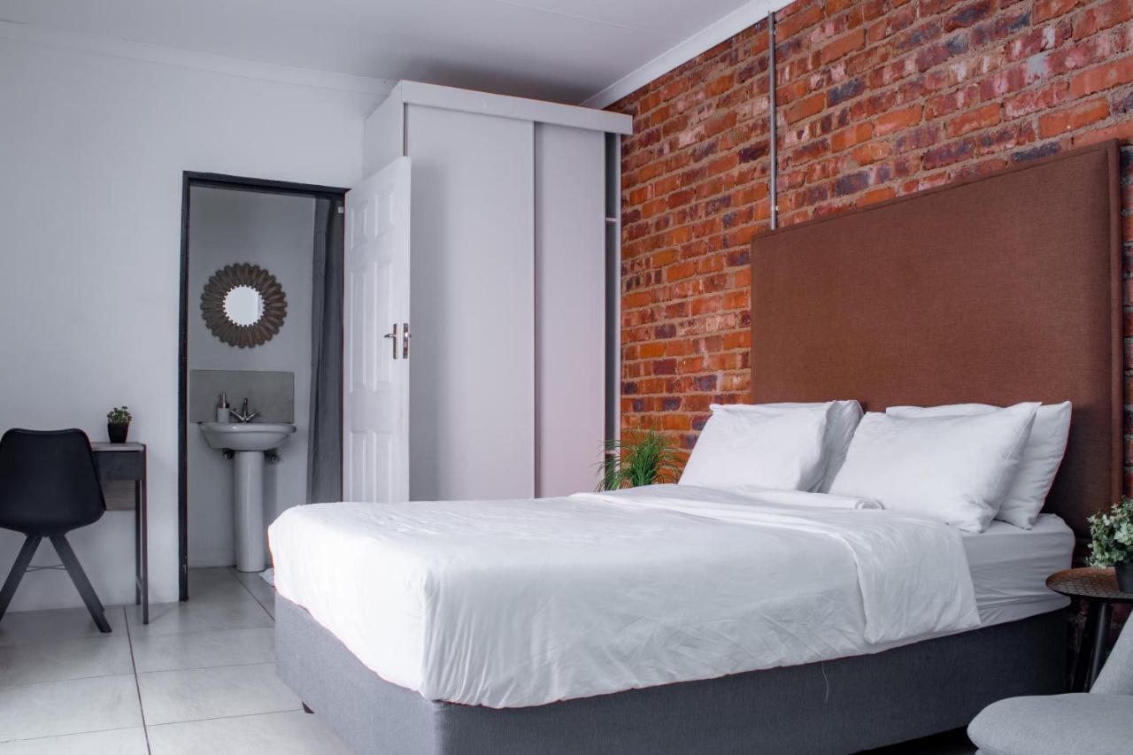 Cosmo Sleepover Roodepoort Exterior foto