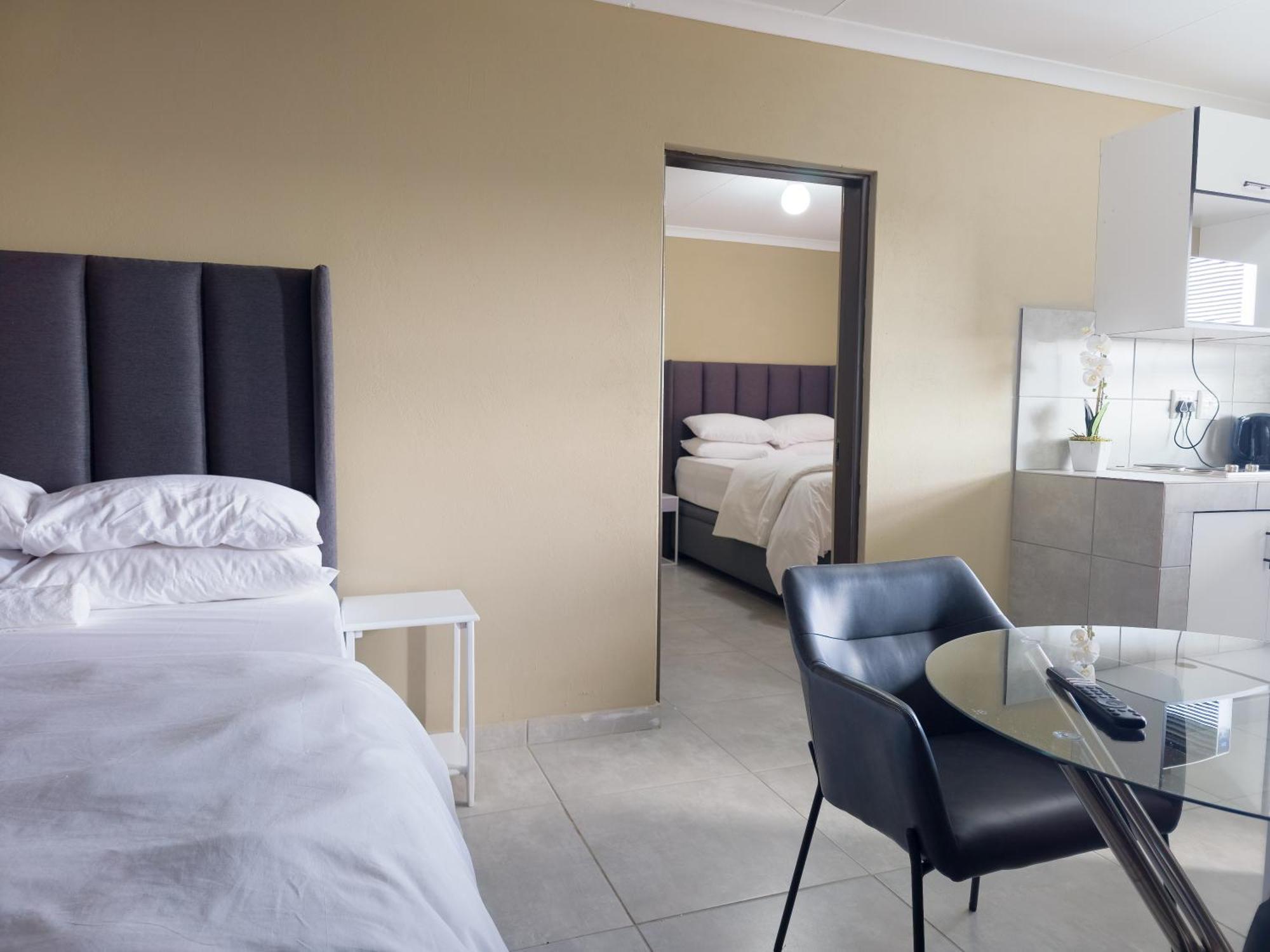 Cosmo Sleepover Roodepoort Exterior foto